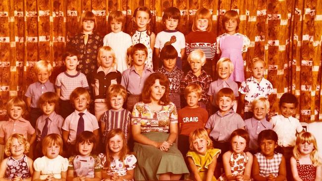 Teacher Anita Hudd with her 1976 class at Parafield Gardens East Primary School. Picture: Supplied.