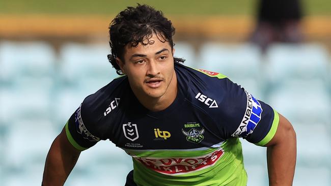 SYDNEY, AUSTRALIA - FEBRUARY 18: Xavier Savage of the Raiders scores a try during the NRL Trial match between the Sydney Roosters and the Canberra Raiders at Leichhardt Oval on February 18, 2022 in Sydney, Australia. (Photo by Mark Evans/Getty Images)