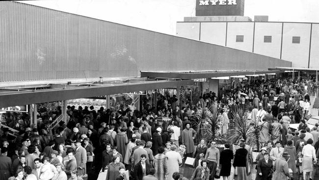 Crowds at the opening of Chadstone shopping centre in 1960.