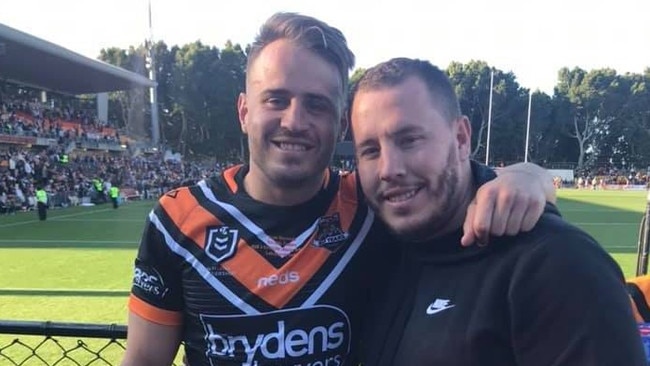 Drew Reynolds (right) with his rugby league brother Josh Reynolds.