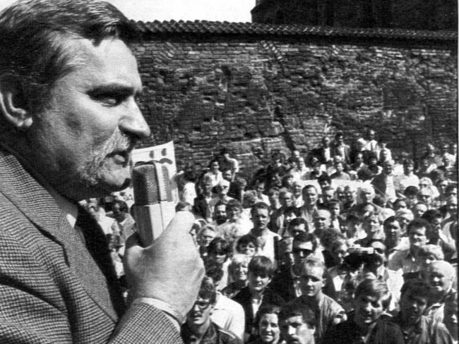 Polish trade union official Lech Walesa addressing workers in Poland 1988.