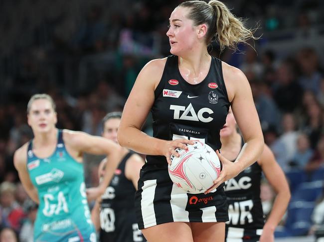 MELBOURNE, AUSTRALIA - MARCH 26: Sophie Garbin of the Magpies passes the ball during the round two Super Netball match between Collingwood Magpies and Melbourne Vixens at John Cain Arena, on March 26, 2023, in Melbourne, Australia. (Photo by Kelly Defina/Getty Images)