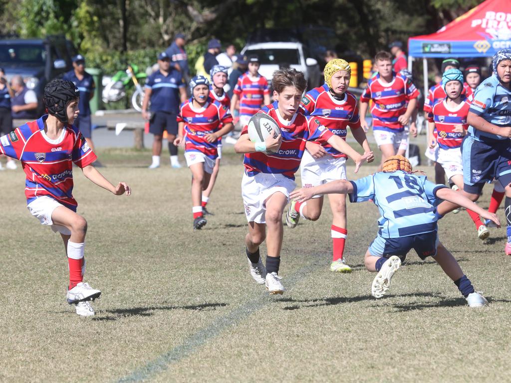 GCDRU juniors. Helensvale Hogs vs. Bond Pirates U 12's. 14 July 2024 Miami Picture by Richard Gosling