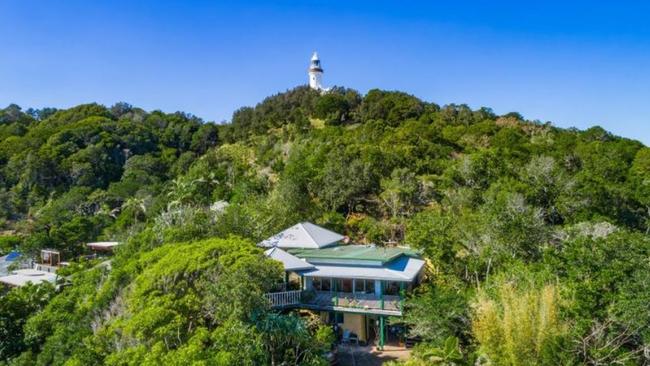 Hello up there, iconic Byron Bay Lighthouse!