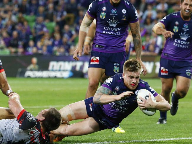 Cameron Munster splits the Warriors defence. Picture: Colleen Petch.