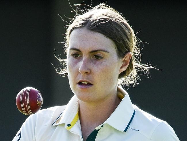 ADELAIDE, AUSTRALIA - MARCH 05:   Tayla Vlaeminck of Australia Green  during day one of the Cricket Australia Green v Gold - 3 Day Domestic at Karen Rolton Oval on March 05, 2024 in Adelaide, Australia. (Photo by Mark Brake/Getty Images for Cricket Australia)