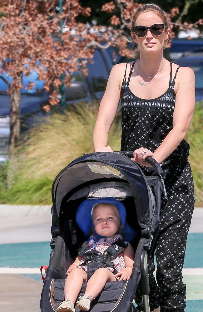 Emily Blunt takes her daughter Hazel to the LA Zoo in August, 2015.