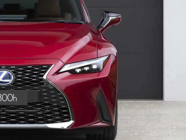 Photo of 2021 Lexus is300h