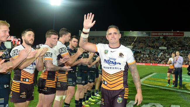 Corey Parker farewells fans after his last ever NRL match. Photo: Bradley Kanaris/Getty Images