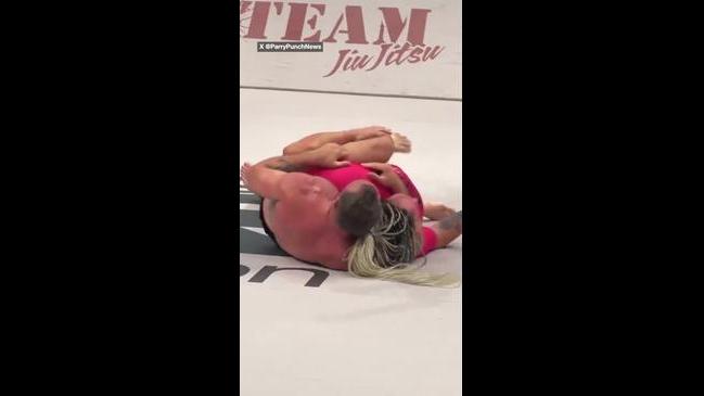 Aussie fighter chokes out woman in intergender fight | news.com.au ...