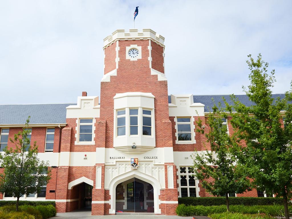 VCE results 2024 Victorian year 12 students receive their ATAR scores