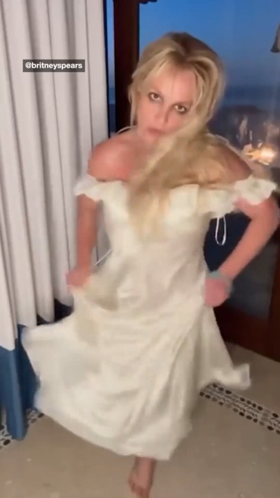 Britney deletes revealing video amid fan concern
