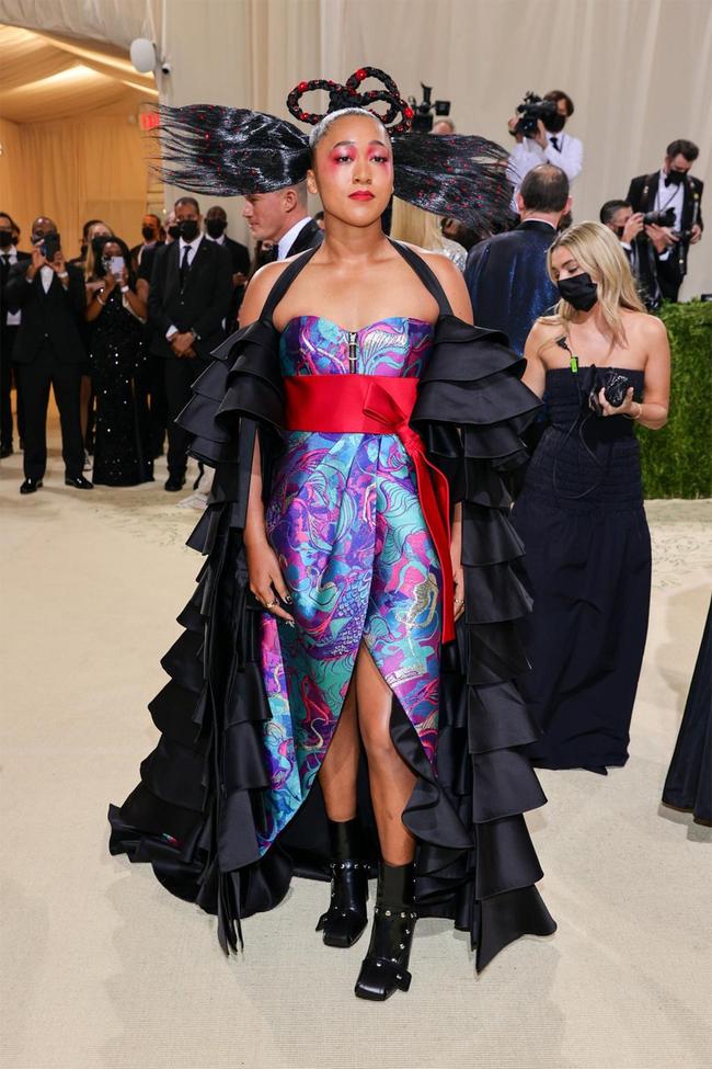 Naomi Osaka wears Louis Vuitton at the 2021 Met Gala.