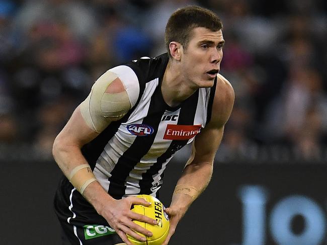 Mason Cox of the Magpies is seen in action during the Second Semi Final between the Collingwood Magpies and the Greater Western Sydney (GWS) Giants in Week 2 of the AFL Finals Series at the MCG in Melbourne, Saturday, September 15, 2018. (AAP Image/Julian Smith) NO ARCHIVING, EDITORIAL USE ONLY