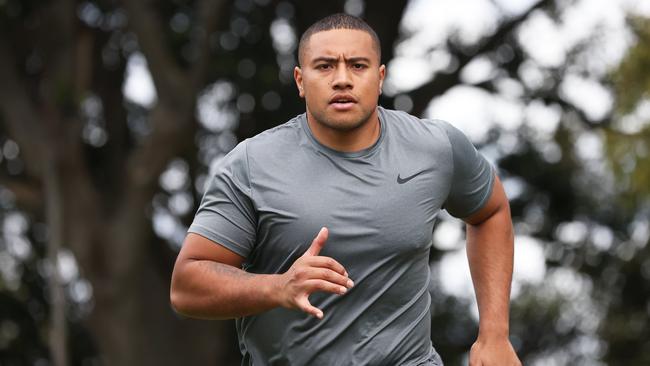 WEEKEND TELEGRAPH SPECIAL. NOVEMBER 13, 2021 The NRL's Ofahiki Ogden was recently stood down over a drugs charge which was thrown out of court this week. He is training hard on his own to resurrect his NRL career. Picture: David Swift