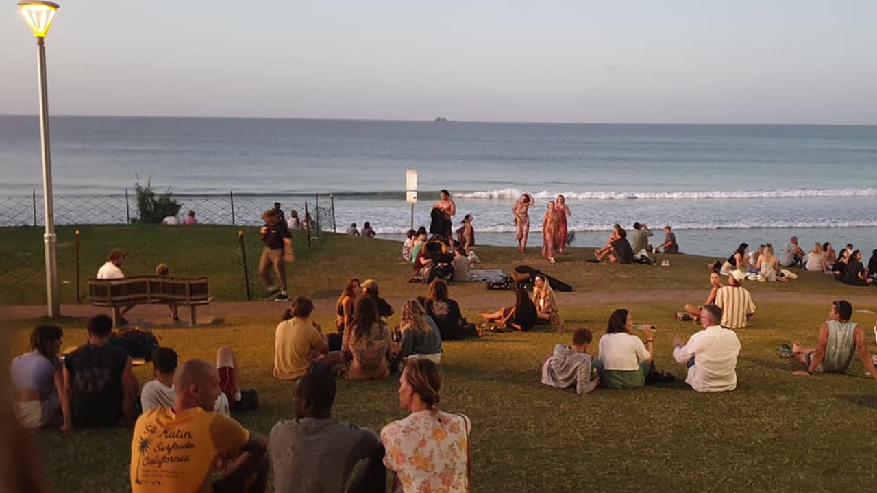 Coronavirus Australia: Fury as Byron Bay tourists crowd ...