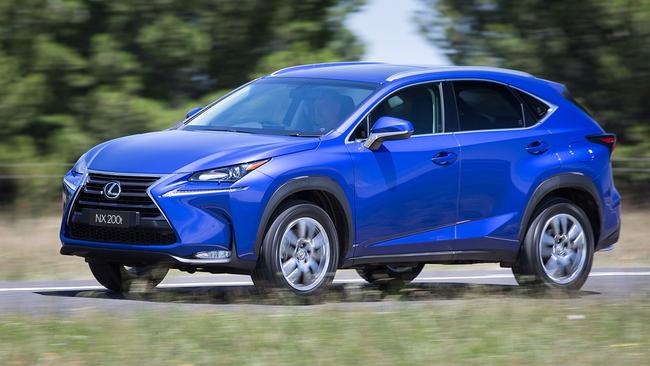 Lexus NX200T.