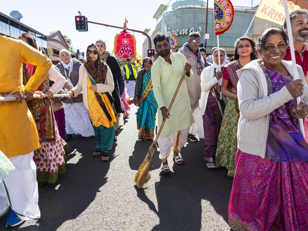 The street in front of the chariot is swept clean during Toowoomba's Festival of Chariots, Saturday, July 20, 2024. Picture: Kevin Farmer