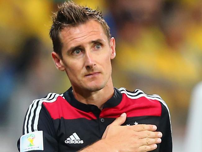 BELO HORIZONTE, BRAZIL - JULY 08: Miroslav Klose of Germany acknowledges the fans as he exits the game during the 2014 FIFA World Cup Brazil Semi Final match between Brazil and Germany at Estadio Mineirao on July 8, 2014 in Belo Horizonte, Brazil. (Photo by Martin Rose/Getty Images)