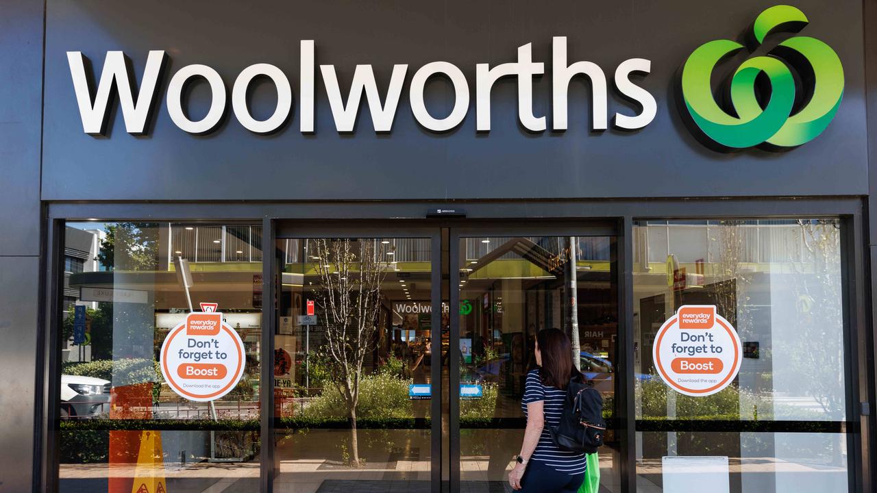 Woolworths has since announced it will phase out its 15c plastic shopping bags from stores. Picture: NCA NewsWire/David Swift