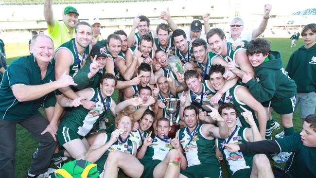 Bell Park celebrate their victory in 2011.