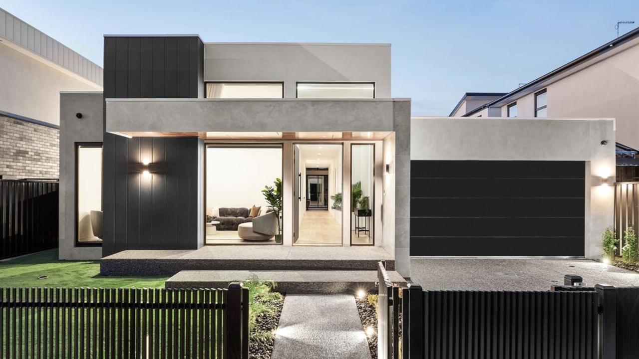 Builder’s gamble pays off to smash suburb record