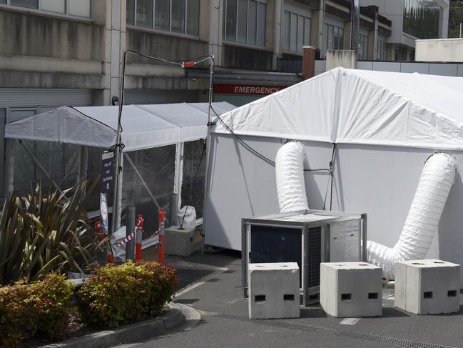 MELBOURNE, AUSTRALIA - NewsWire Photos OCTOBER 08, 2021: Tents erected at the entrance to the emergency department at Angliss Hospital at Upper Ferntree Gully in Melbourne's outer east. Picture: NCA NewsWire / Andrew Henshaw