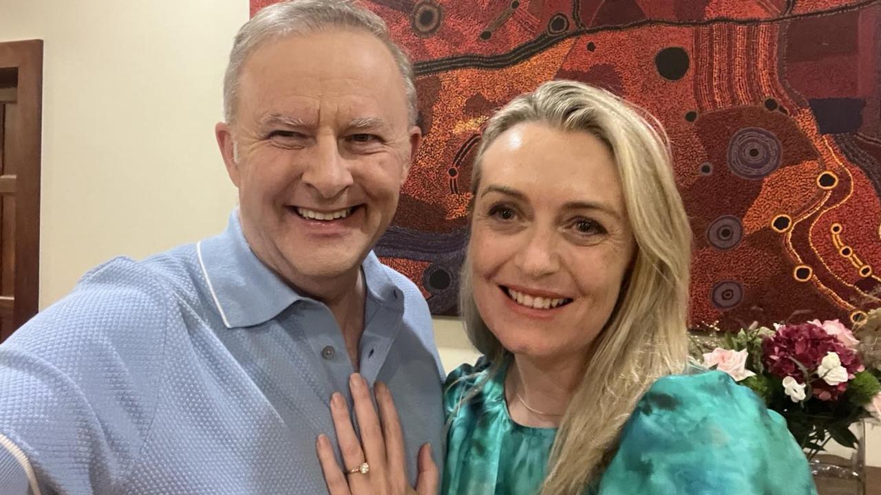 Anthony Albanese with fiance Jodie Haydo️n.