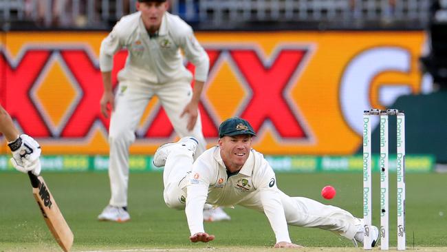 David Warner tries to run out Ross Taylor. Picture: AAP