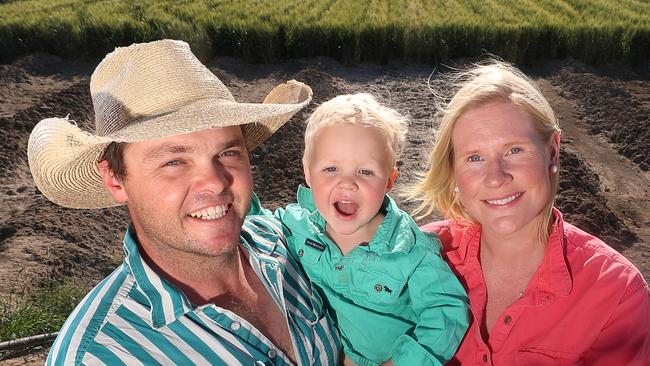 James Paterson with his wife Fiona & son Will, 2.5 yo, Pevensey, Hay, NSW,    Picture Yuri Kouzmin