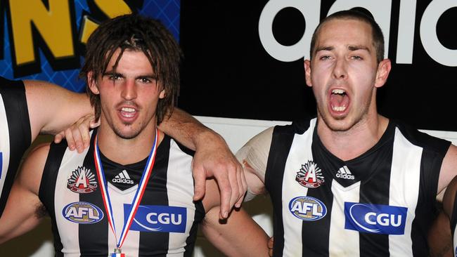 2011 Anzac Day match. Collingwood v Essendon. MCG. Leon Davis, Jolly, Scott Pendlebury and Nick Maxwell sing.