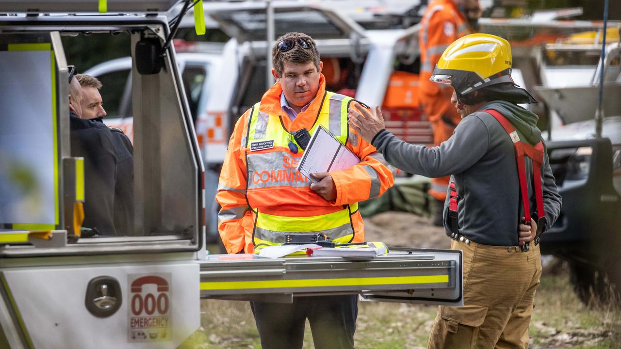 A mobile command centre was set up on Main Mountain Rd. Picture: Jason Edwards