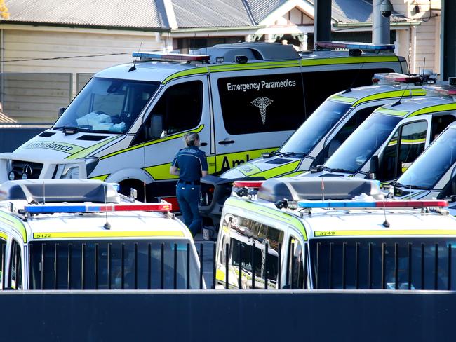 Queensland Hospitals are currently under pressure from the latest cover variant, flu and the medical emergencies. Ambulance ramping at the PA Hospital (Princess Alexandra Hospital) Woolloongabba Tuesday 26th July 2022 Picture David Clark