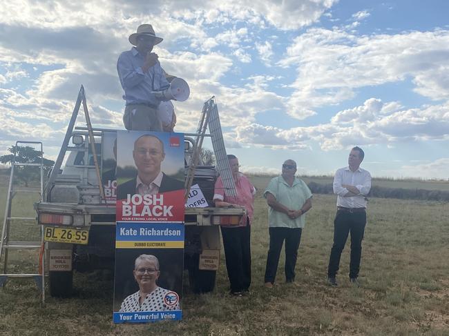 Dubbo residents attended a public forum to discuss the location of the proposed rehabilitation centre on Spears Drive announced late February.