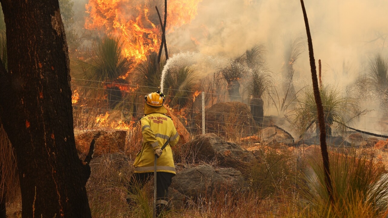 Fires in Perth destroy 10 homes