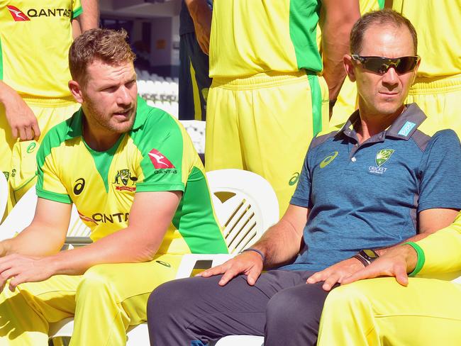 CAPE TOWN, SOUTH AFRICA - FEBRUARY 25: Aaron Finch and Justin Langer (Coach) during the Australian national cricket team photo session at Newlands Cricket Stadium on February 25, 2020 in Cape Town, South Africa. (Photo by Grant Pitcher/Gallo Images/Getty Images)