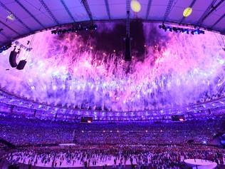 Fireworks light up the sky during the opening ceremony of the Rio 2016 Olympic Games at Maracana Stadium in Rio de Janeiro on August 5, 2016. / AFP PHOTO / POOL / Kirill KUDRYAVTSEV