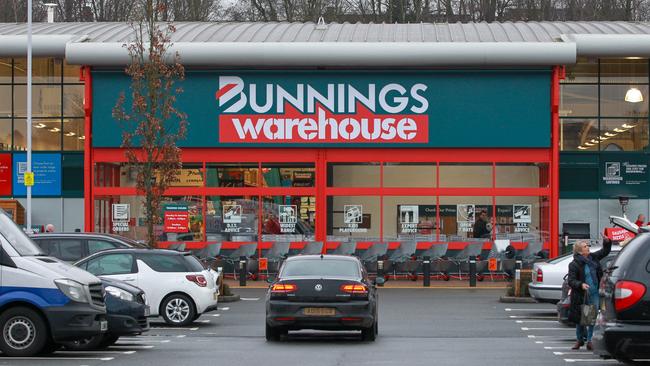 Bunnings opened its first British store at St Albans, in Hertfordshire, in February 2016.