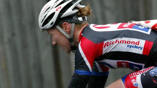 Emma Rickards (Vic) racing at the women's criterium.