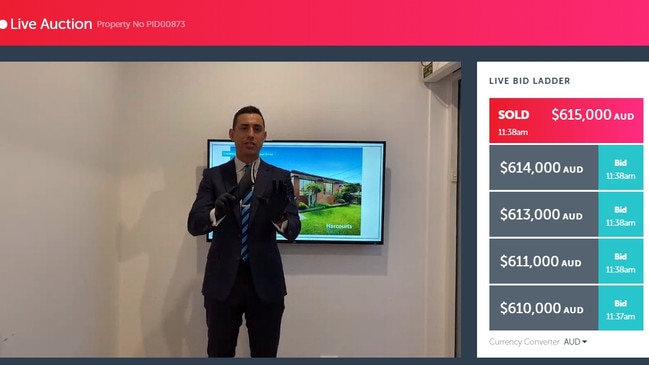 Harcourts Rata &amp; Co auctioneer Tony Lombardi knocking down 16 Sherwood Drive, Thomastown, on Anywhere Auctions.