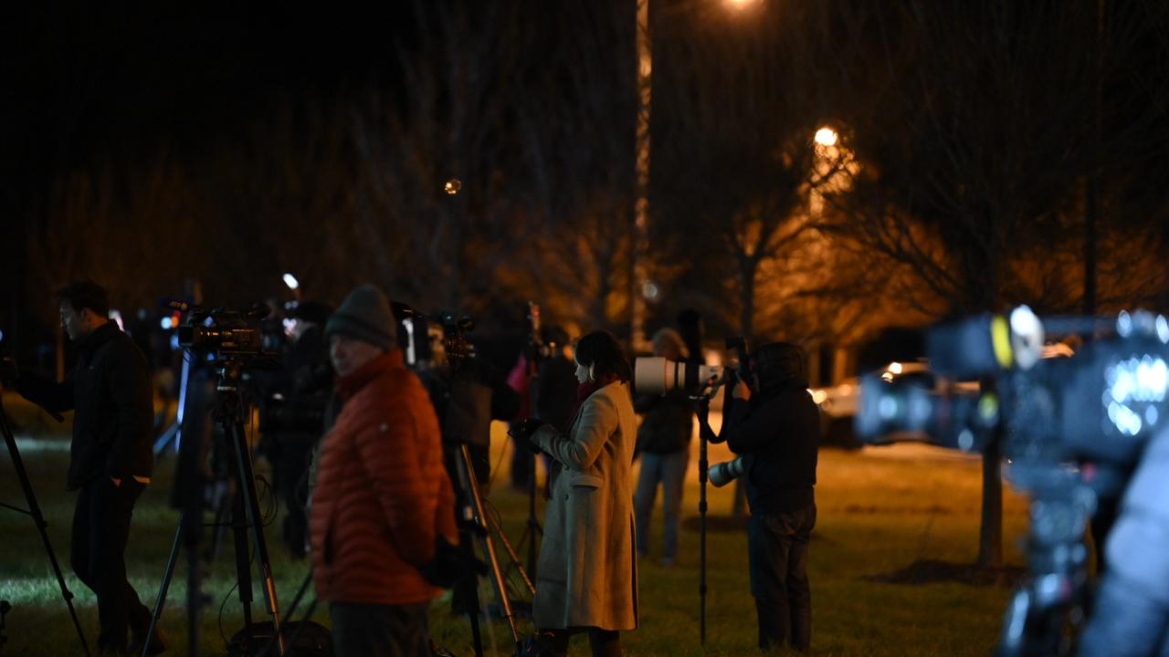 Hundresd of media were waiting at the airport. Picture: NewsWire Photos/ Martin Ollman