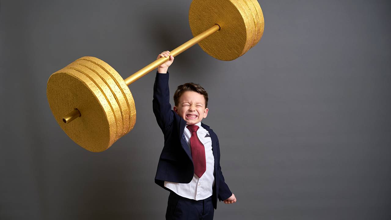 Gold shines bright despite minor market dip