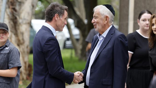 DAILY TELEGRAPH DECEMBER 6, 2024. Premier Chris Minns arriving at the Central Synagogue in Bondi. Picture: Jonathan Ng