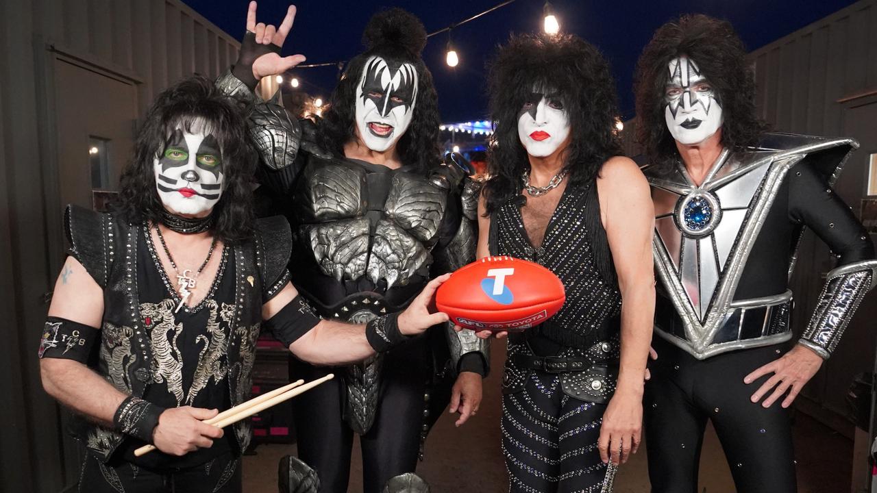 Who is performing at the afl grand final pre-game, Kiss, crowded house withdraws, latest news