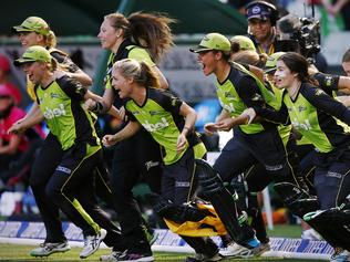 Cricket - Big Bash Final Sydney Thunder win the womens trophy MCG Picture:Wayne Ludbey