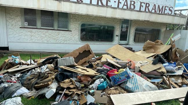 GWS Giants volunteers help deliver food to flood victims in Lismore, now a ‘ghost town’ after the rain bomb devastated chunks of the Northern Rivers Region