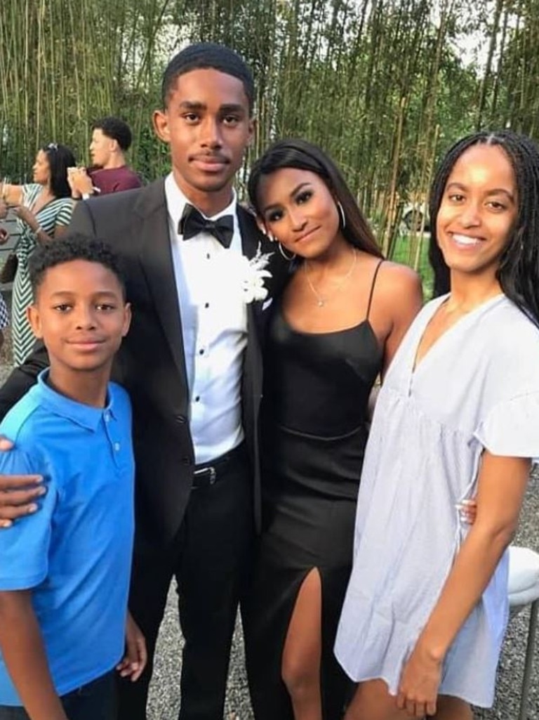 Sasha Obama stuns in black dress for prom | Photo