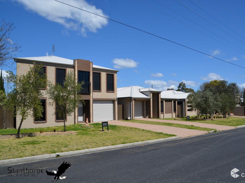 Close to the CBD, 5 Harris Street in Stanthorpe boasts 6 units and a reception building and sold for over $900k in 2016.