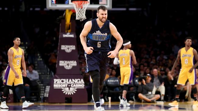 Why Warriors' Andrew Bogut remains upset with the Lakers – Orange County  Register