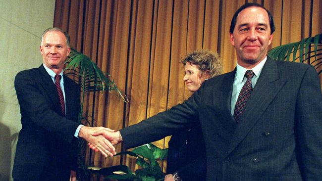 Qld premier Wayne Goss &amp; Opposition leader Rob Borbidge at the 1995 leaders debate.